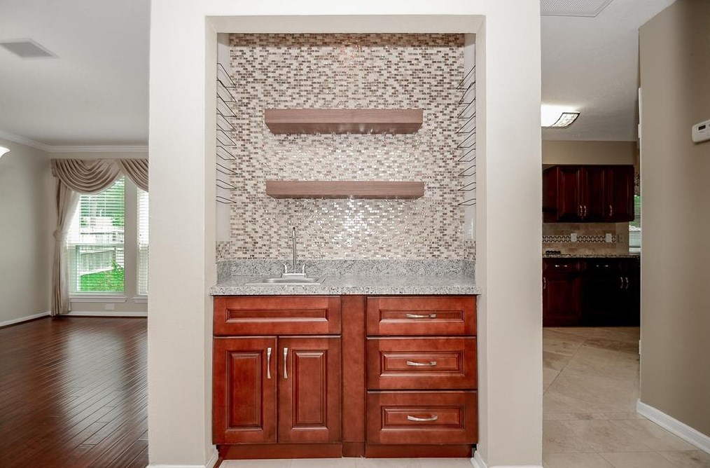 3327 Kempwood Dr, Sugar Land TX  77479-1837 exterior