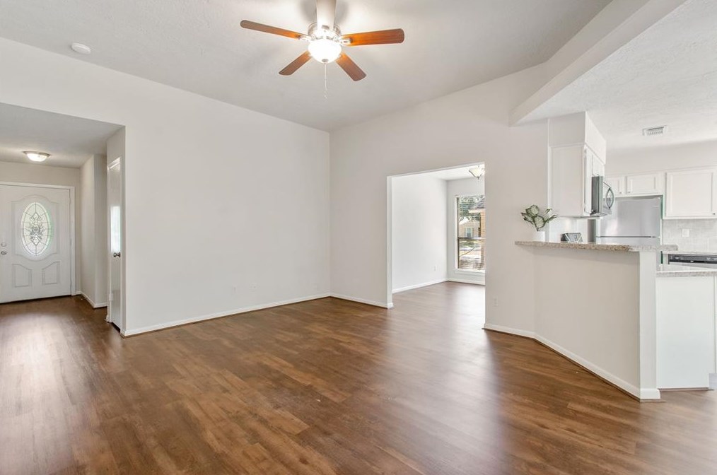 75 Fallshire Dr, Spring TX  77381-3515 exterior