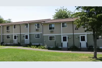 360 1/2 Tokeneke Rd, Holyoke, MA 01040 - Photo 3