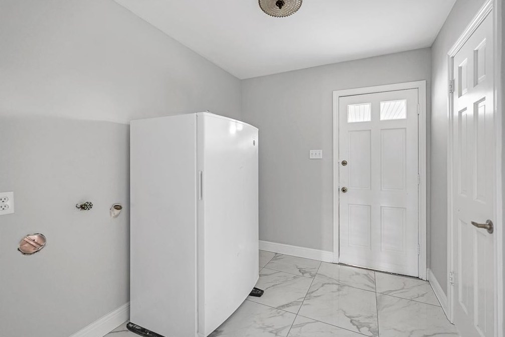 10806 Tupper Lk Dr, Houston TX  77056-1624 exterior