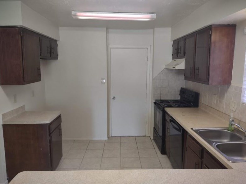 9730 Appleridge Dr, Houston TX  77070-4704 exterior
