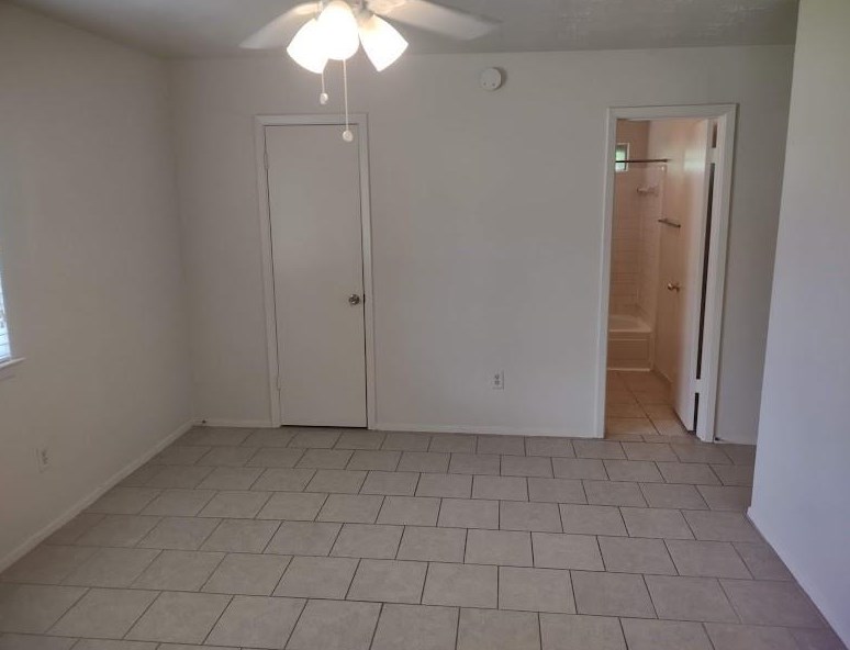 9730 Appleridge Dr, Houston TX  77070-4704 exterior