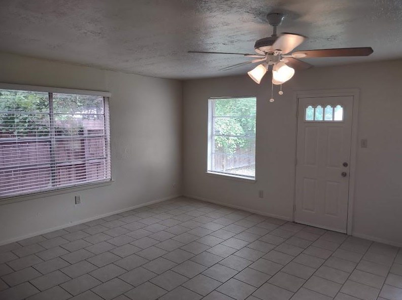 9730 Appleridge Dr, Houston TX  77070-4704 exterior