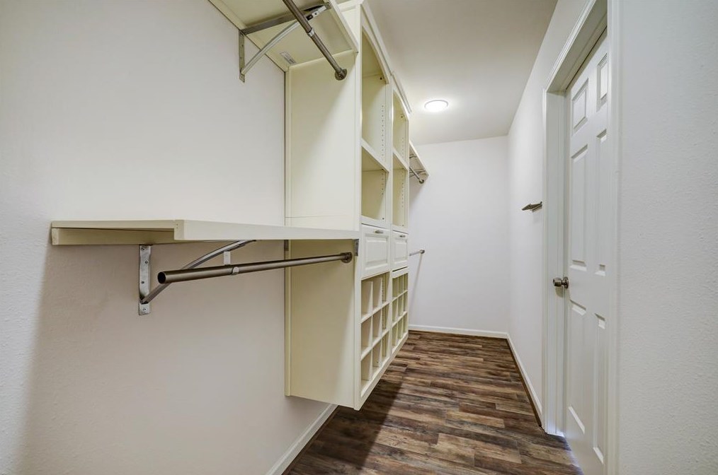 7915 Greenbush St, Houston TX  77025-3827 exterior