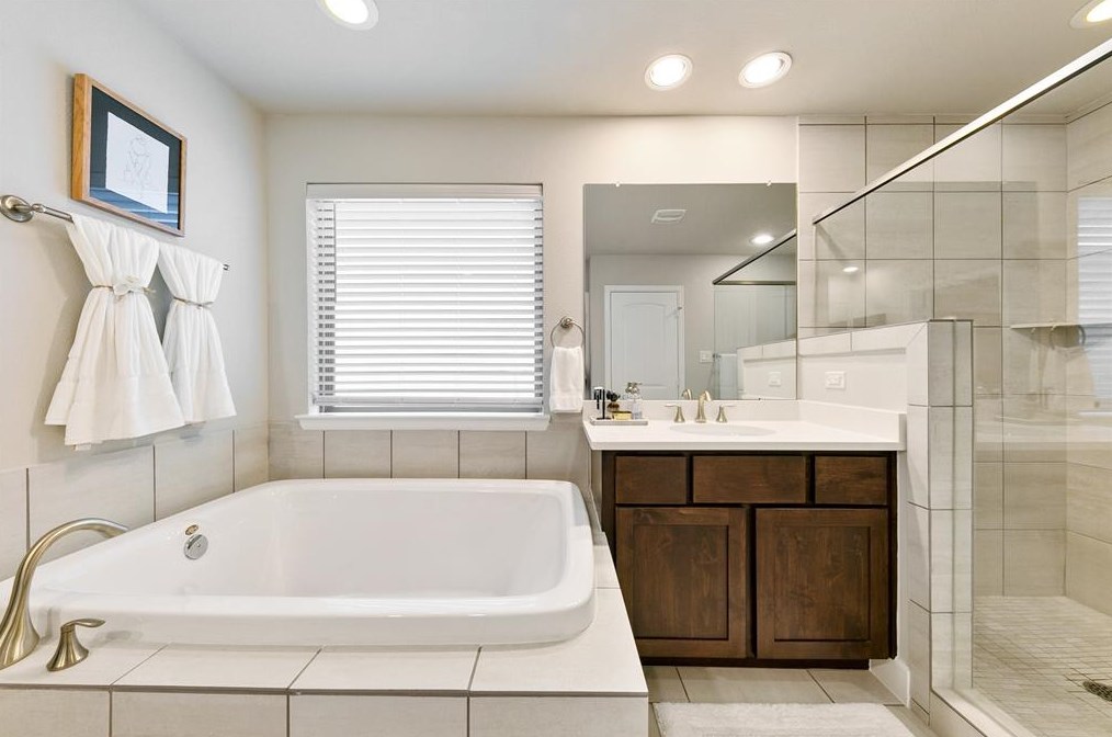 5109 Darling St, Houston TX  77007-2753 exterior
