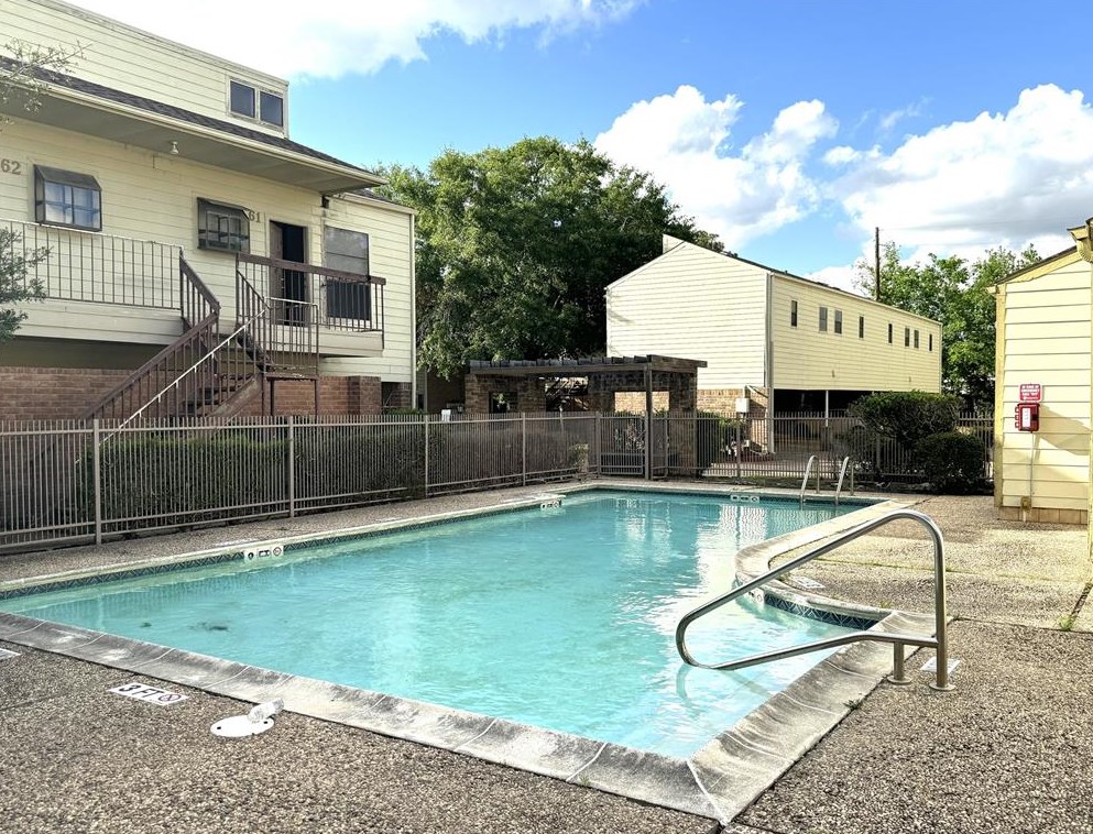 7901 Cambridge St, Houston TX  77054-3000 exterior