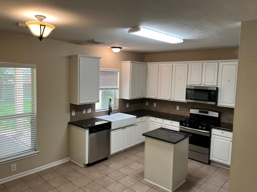 15 Jewelsford Ct, Spring TX  77382-1762 exterior