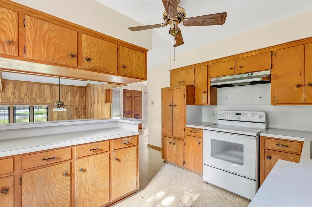 12415 Eastbrook Dr, Houston TX  77013-5011 exterior