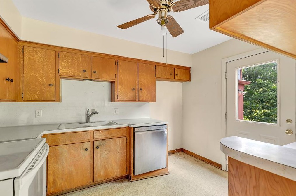 12415 Eastbrook Dr, Houston TX  77013-5011 exterior