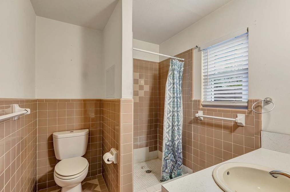 12415 Eastbrook Dr, Houston TX  77013-5011 exterior