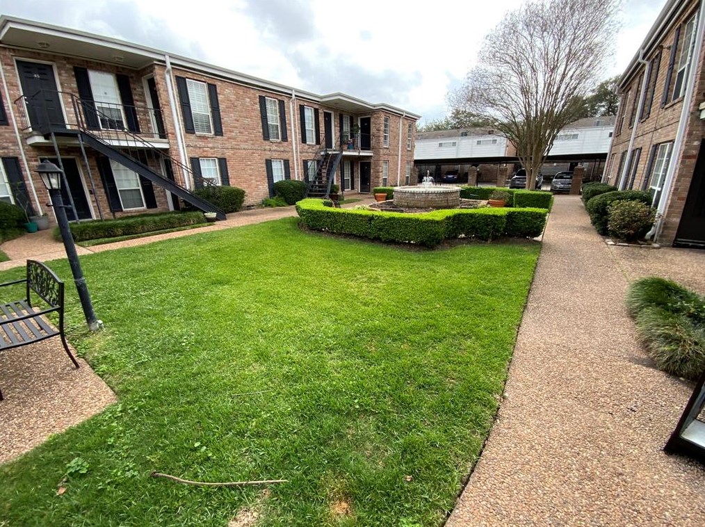 6402 Del Monte Dr, Houston TX  77057-3300 exterior