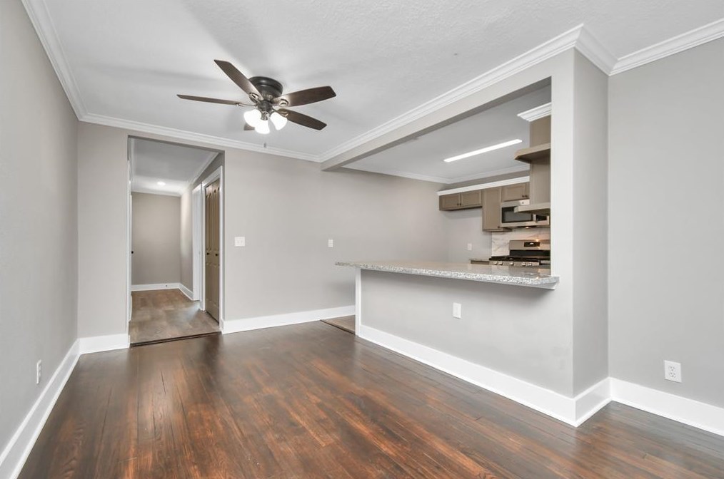 7318 Dixie Dr, Houston TX  77087-5421 exterior
