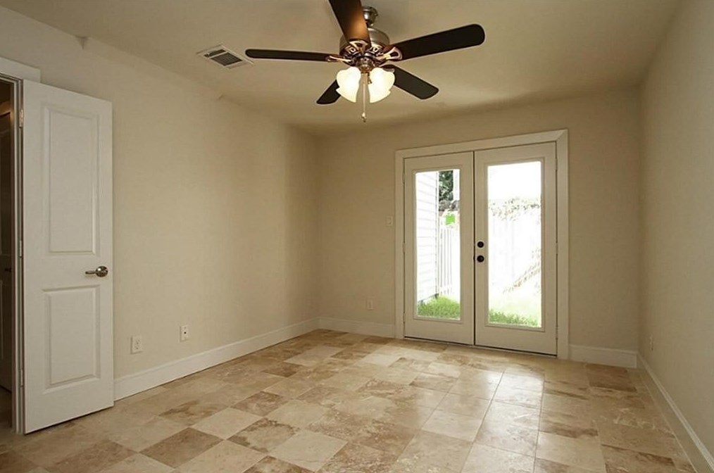 1815 Oakdale St, Houston TX  77004-5934 exterior