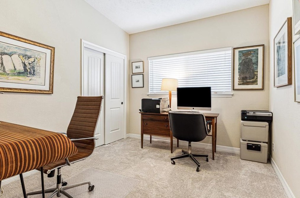 1738 Maux Dr, Houston TX  77043-2902 exterior
