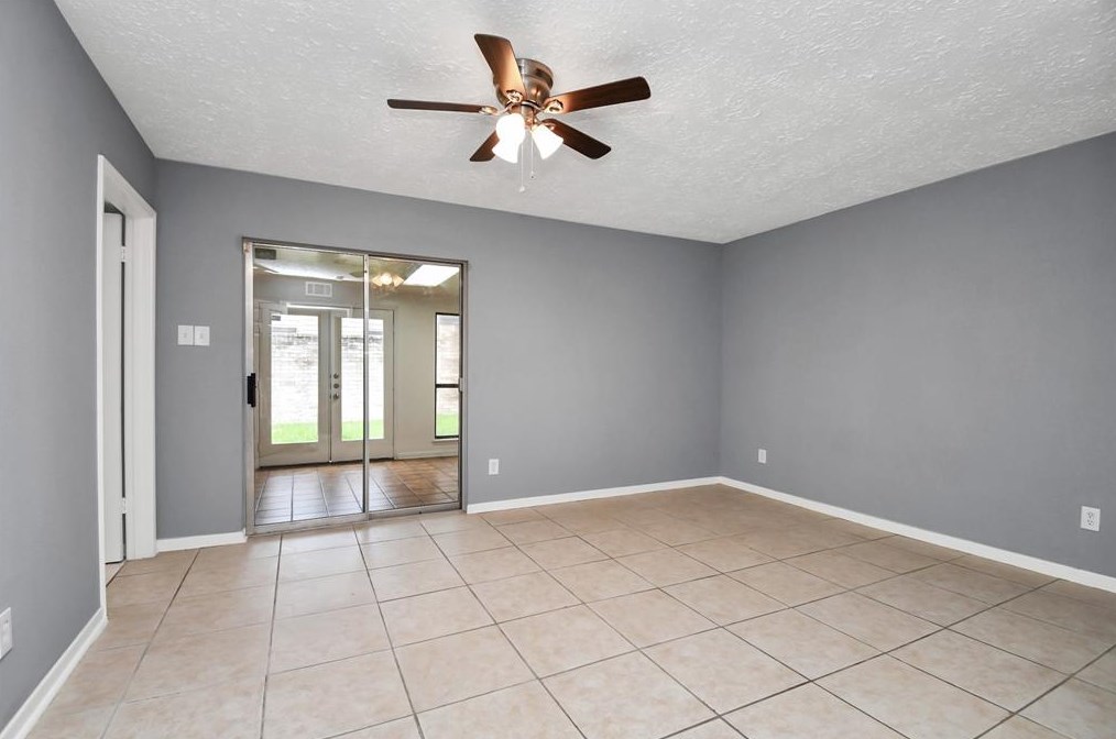 7018 Marisol Dr, Houston TX  77083-2306 exterior