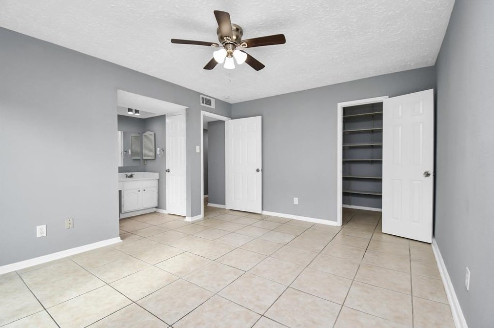 7018 Marisol Dr, Houston TX  77083-2306 exterior