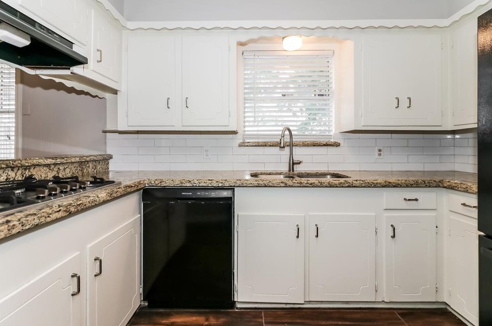 2503 Blueberry Ln, Pasadena TX 77502-5451 exterior