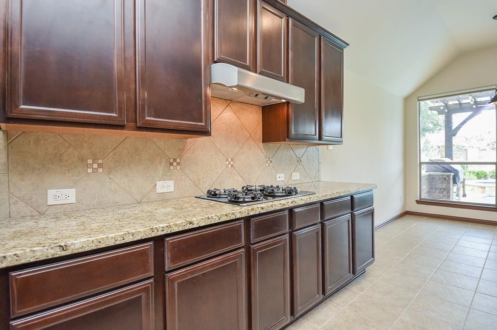 2226 Ascot Ln, Sugar Land TX  77479-6686 exterior