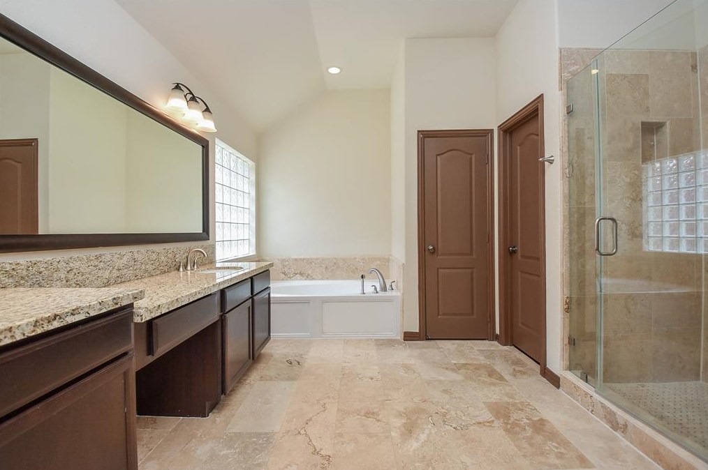 2226 Ascot Ln, Sugar Land TX  77479-6686 exterior