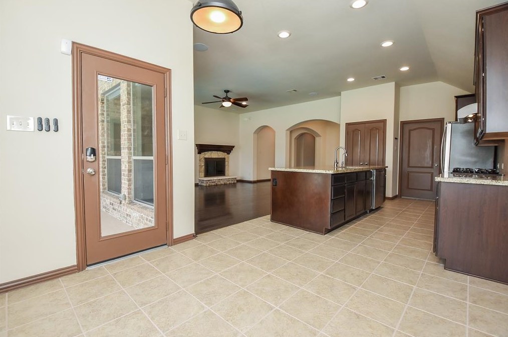 2226 Ascot Ln, Sugar Land TX  77479-6686 exterior