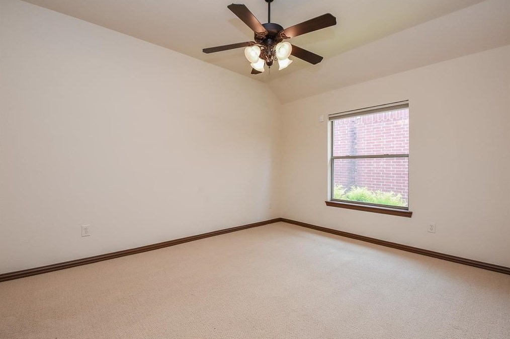 2226 Ascot Ln, Sugar Land TX  77479-6686 exterior