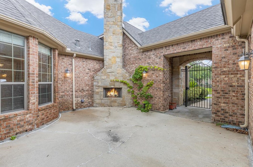 14407 Kingston Fls Ln, Humble TX 77396-1930 exterior