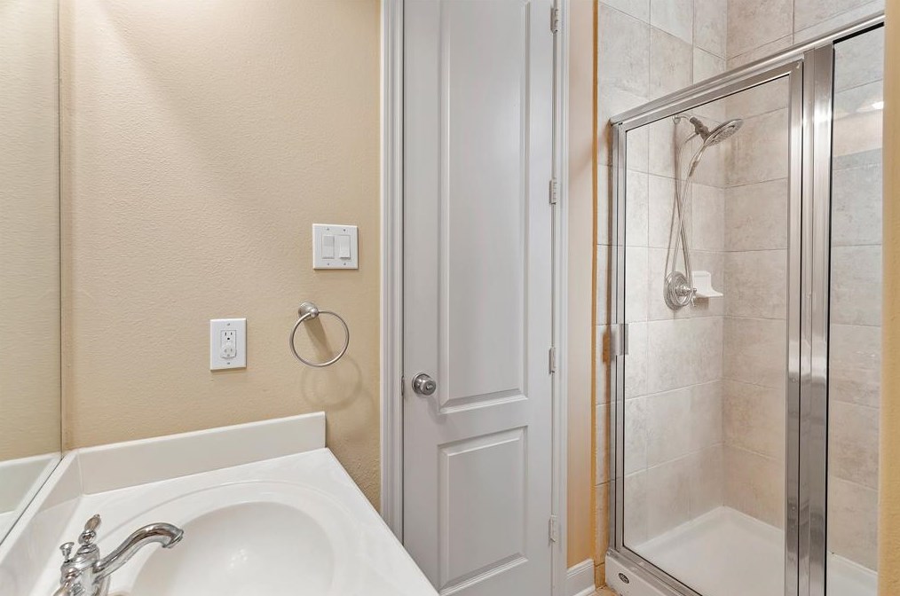 14407 Kingston Fls Ln, Humble TX 77396-1930 exterior