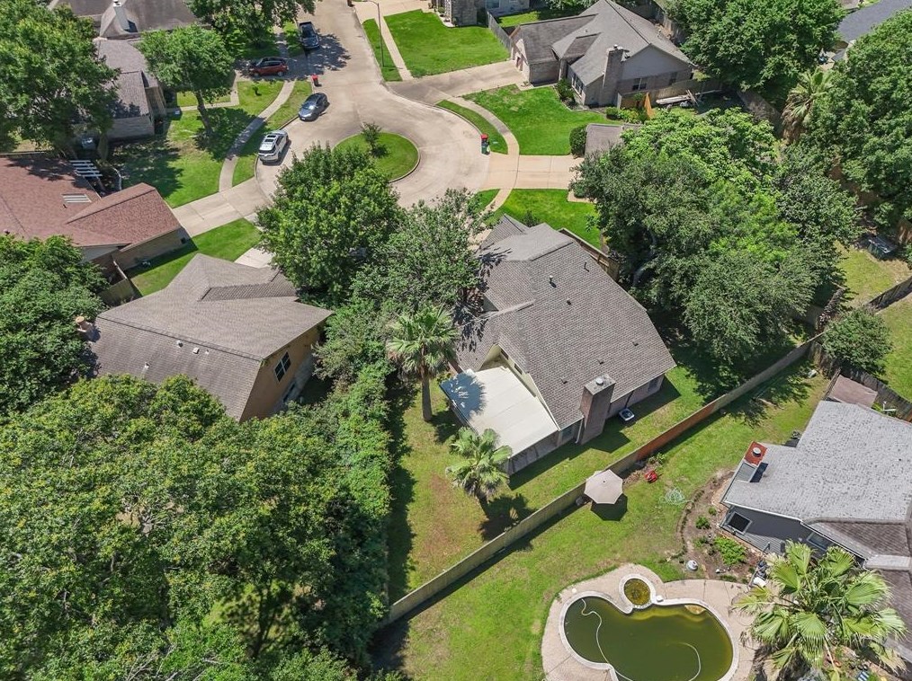 9819 Canterhurst Cir, Houston TX  77065-4370 exterior