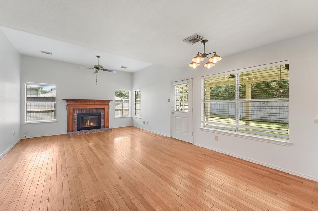 9819 Canterhurst Cir, Houston TX  77065-4370 exterior
