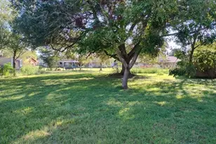 105 Newcastle St, Victoria, TX 77905 - Photo 5
