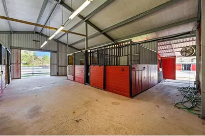 15715 Old Conroe Rd, Conroe, TX 77384 - Photo 5