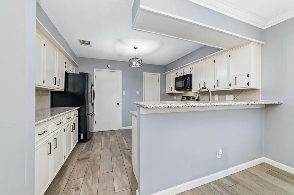 7919 Arbor Meadow Dr, Houston TX  77071-3218 exterior