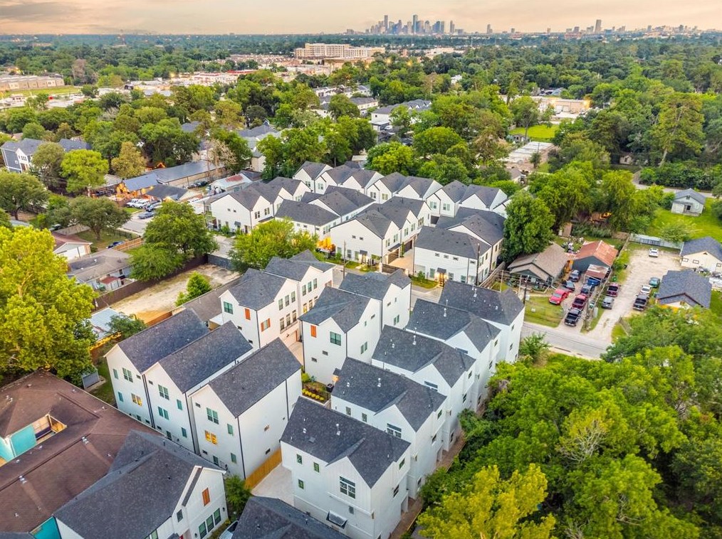 904 Martin St, Houston TX  77018-2124 exterior