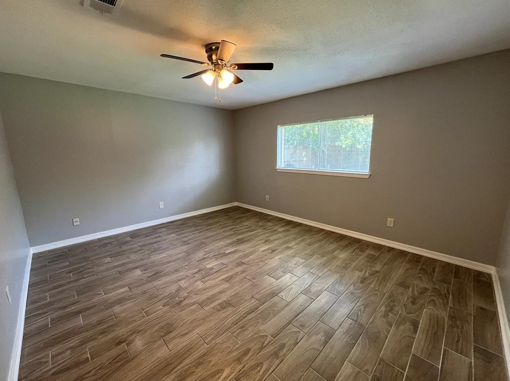 2423 Ravenwind Rd, Houston TX 77067-2723 exterior