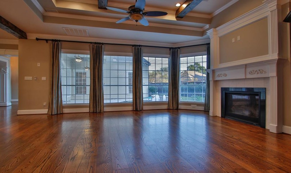 15 Champion Villa Dr, Houston TX  77069-1428 exterior