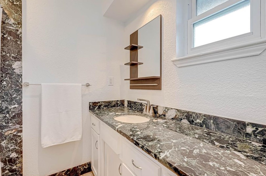 10926 Endicott Ln, Houston TX 77035-3120 exterior