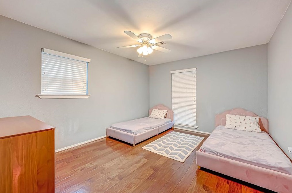 10926 Endicott Ln, Houston TX 77035-3120 exterior