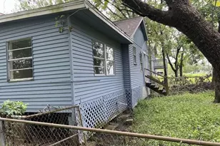 1414 Avenue K, Danbury, TX 77534 - Photo 3