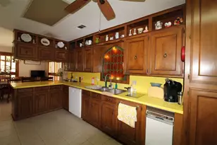 32226 Divot Dr, Waller, TX 77484 - Photo 9