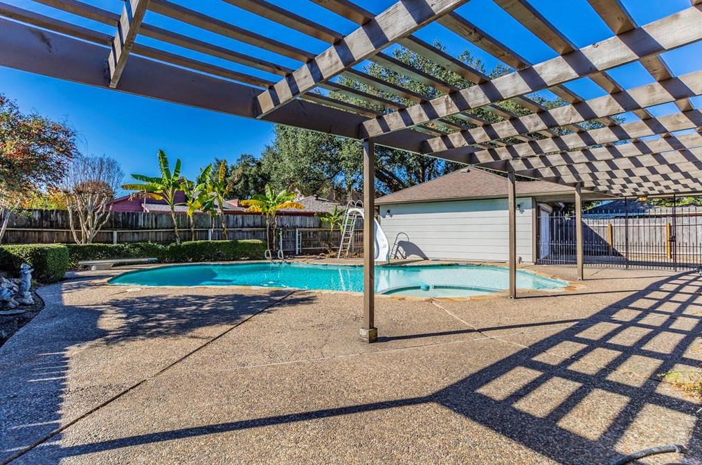 3946 Bolivia Dr, Pasadena TX 77504-2506 exterior