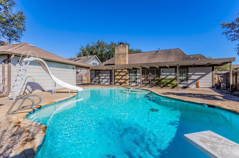 3946 Bolivia Dr, Pasadena TX 77504-2506 exterior