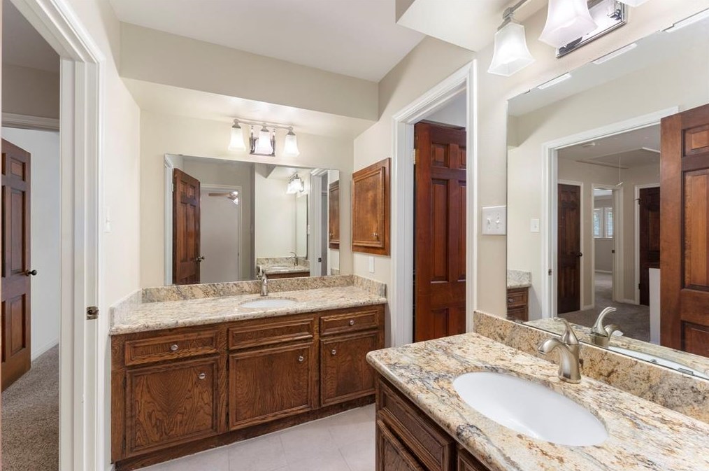 5315 Coral Gables Dr, Houston TX  77069-2602 exterior