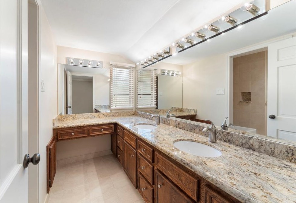 5315 Coral Gables Dr, Houston TX  77069-2602 exterior