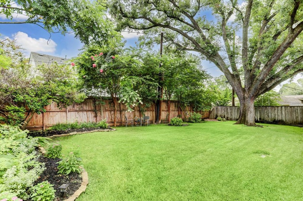 9310 Olathe St, Houston TX  77055-4408 exterior