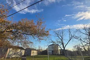 402 E 42nd St, Houston, TX 77022 - Photo 5