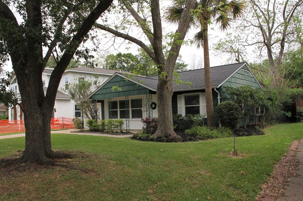4110 Woodfin St, Houston TX  77025-5715 exterior