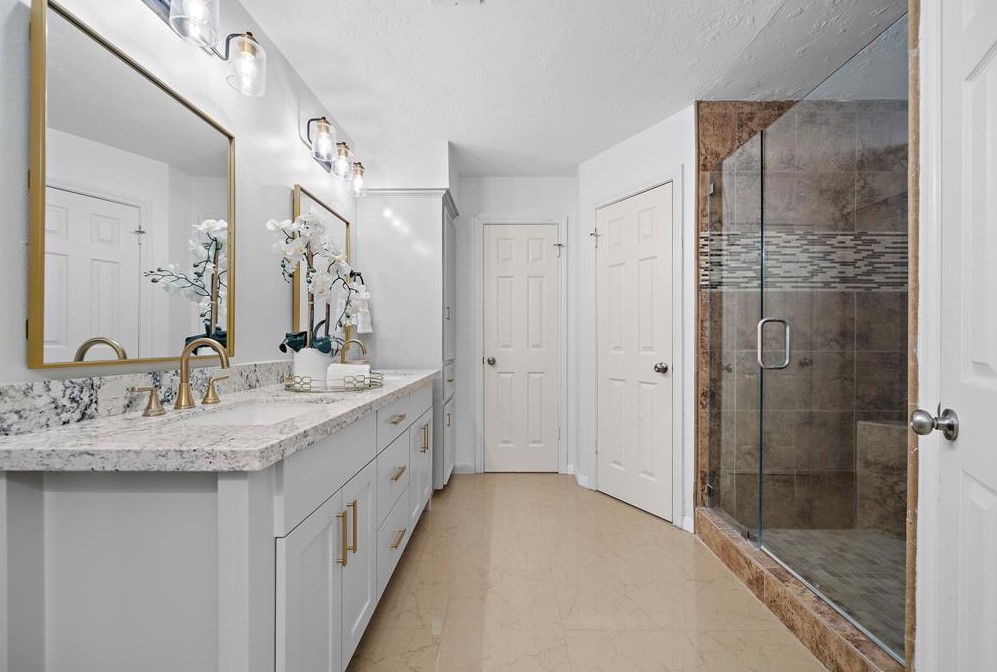 11824 Westmere Dr, Houston TX 77077-3716 exterior