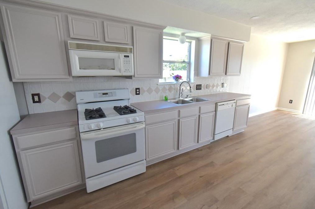 3725 Choctaw Dr, Morgans Point TX  77571-3959 exterior