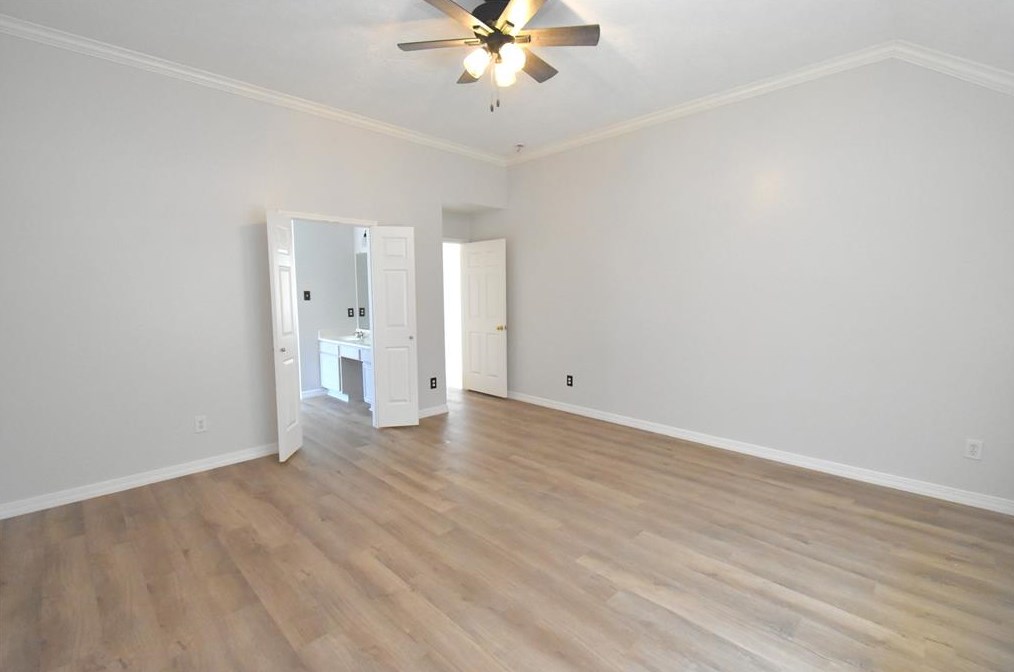 3725 Choctaw Dr, Morgans Point TX  77571-3959 exterior