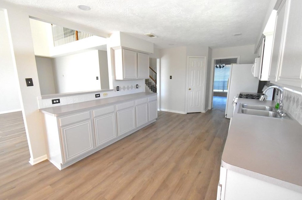 3725 Choctaw Dr, Morgans Point TX  77571-3959 exterior